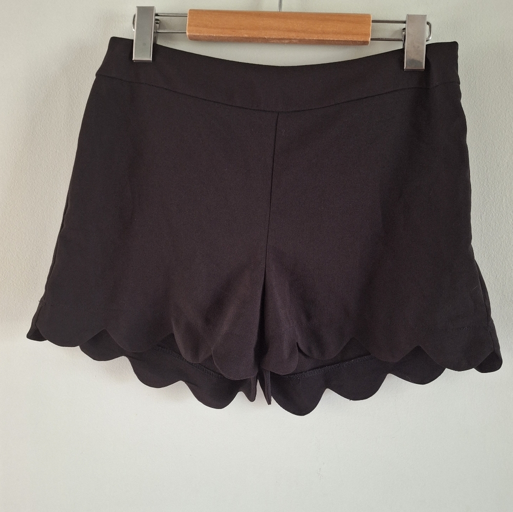 Monteau Scalloped Shorts M